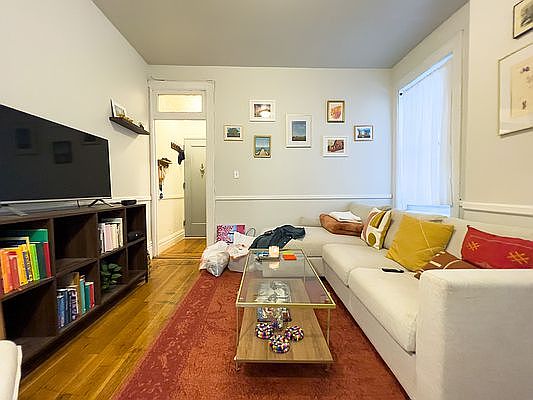 1st image of 42 Bank St APT 31