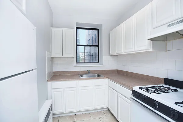 Rented by Arden Realty Corp. | media 15