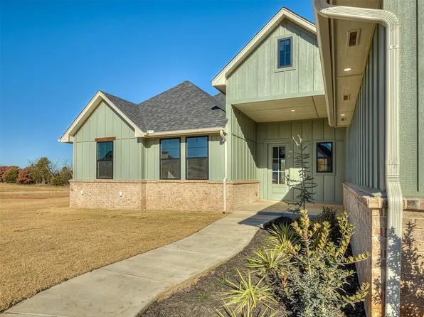 4380 Raymond Ln, Guthrie, OK 73044