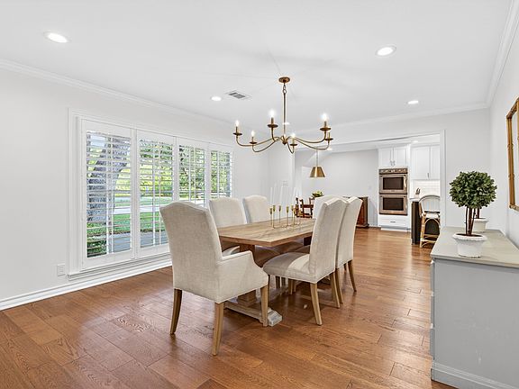 3rd image of 3013 Overton Park Dr E