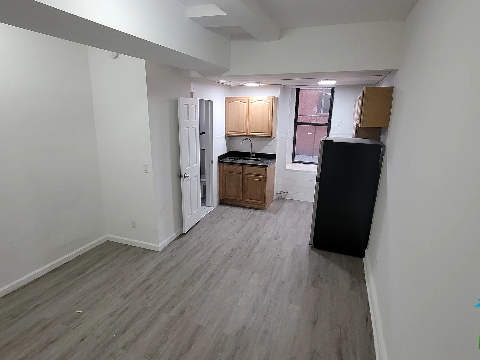Studio, 350 sqft, $1,295 — Photo 3