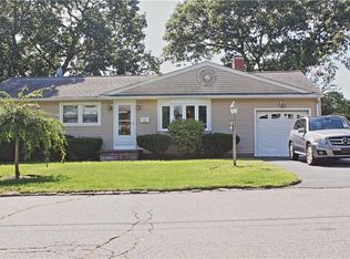 40 Winthrop Rd, Warwick, RI 02888