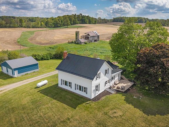 4th image of 6520 Hall Rd