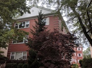 2147 Ridge Ave APT 1C, Evanston, IL 60201