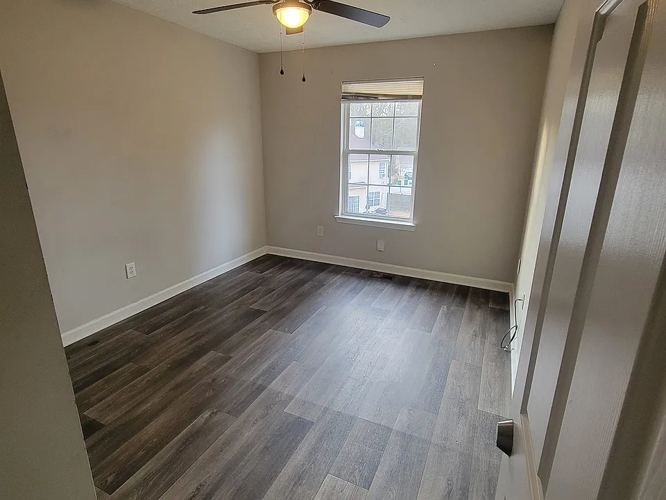 Stoneoak Cir
