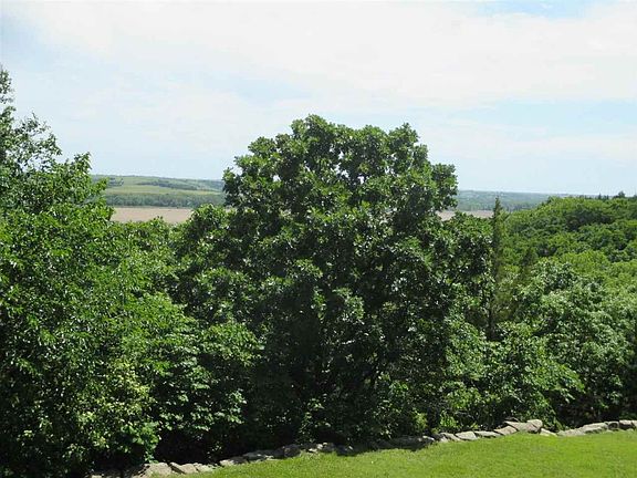 3rd image of 1417 Crest Hill Dr