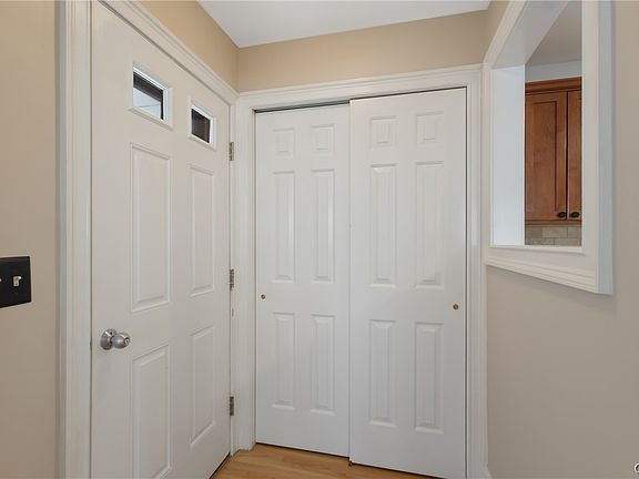 4th image of 146 Greencastle St