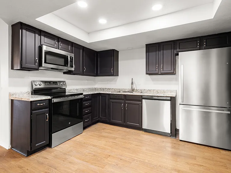 2806 Spring Valley Dr — Photo 8
