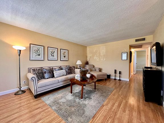 2nd image of 227 Windsor K