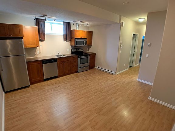 3rd image of 328B Falcon Dr