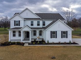 32601 Royal Troon Dr, Avon Lake, OH 44012