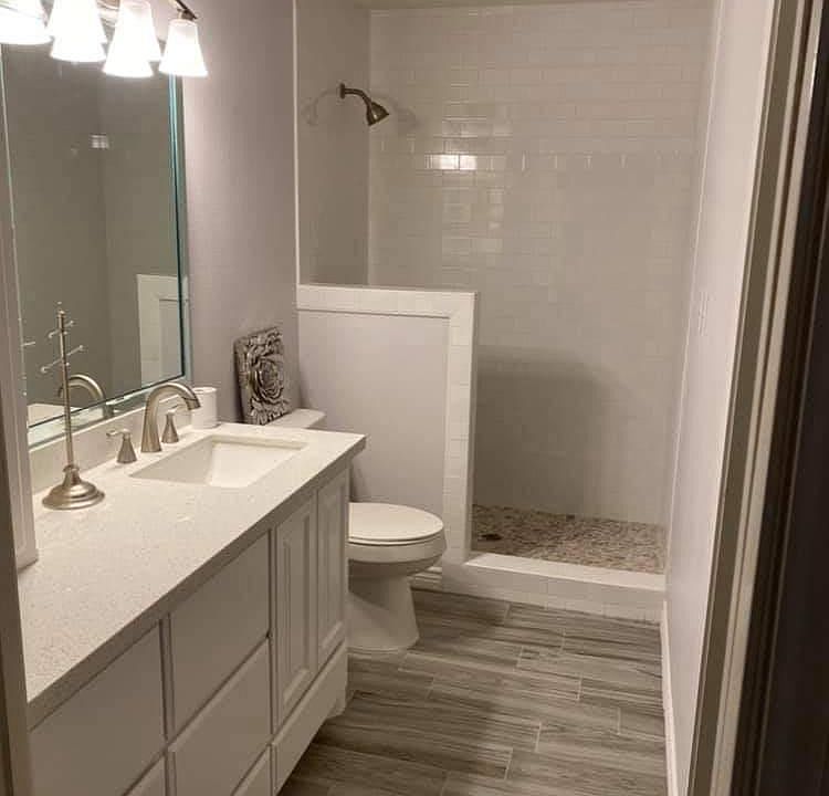 1st image of 1000 Camelot Dr