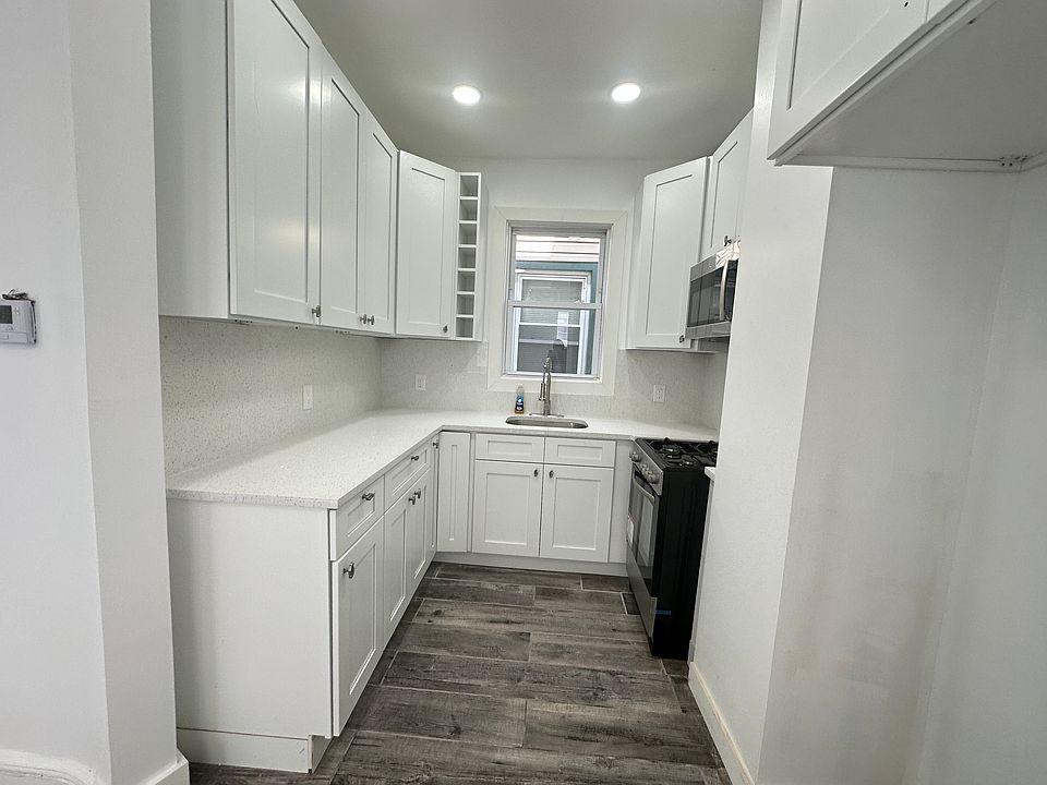 1st image of 176 Lake Ave Floor 2