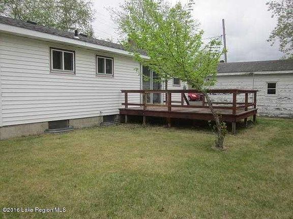 2nd image of 1001 Willow St W