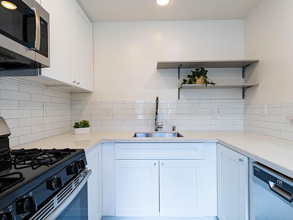 2nd image of 2174 Royal Dr APT 13