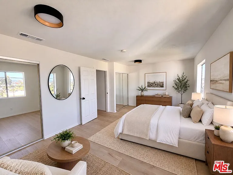 1031 Coronado Ter — Photo 23