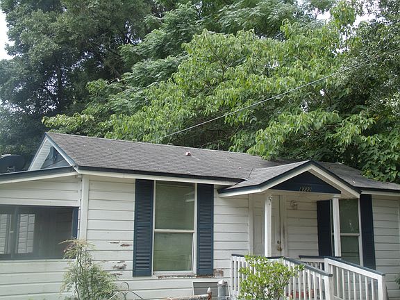 3rd image of 8722 Jasper Ave