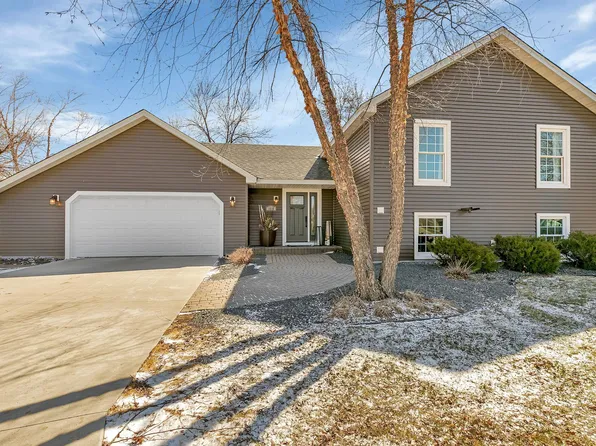 3890 Glacier Pl N, Plymouth, MN 55446