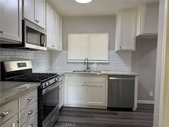 5th image of 1111 Barney St