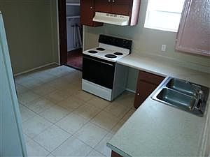 4th image of 3818 Carroway St APT 2