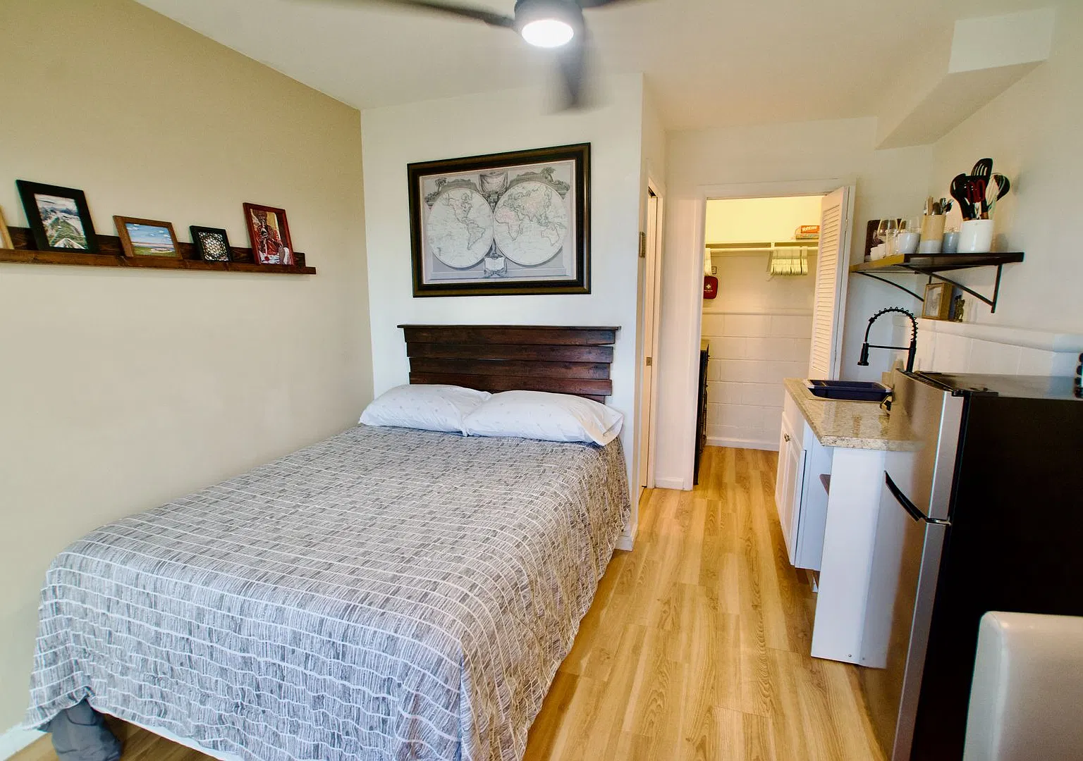 Move-In Ready Furnished Studio with Ocean Views — Photo 1