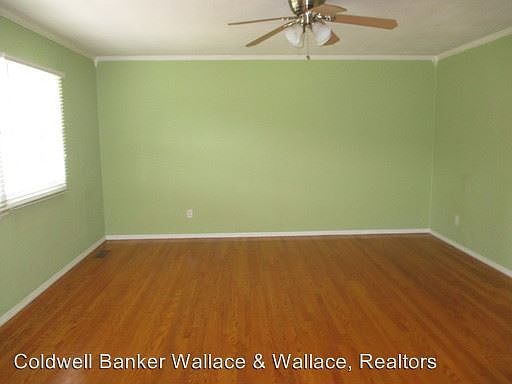 4th image of 3200 Chestnut View Dr