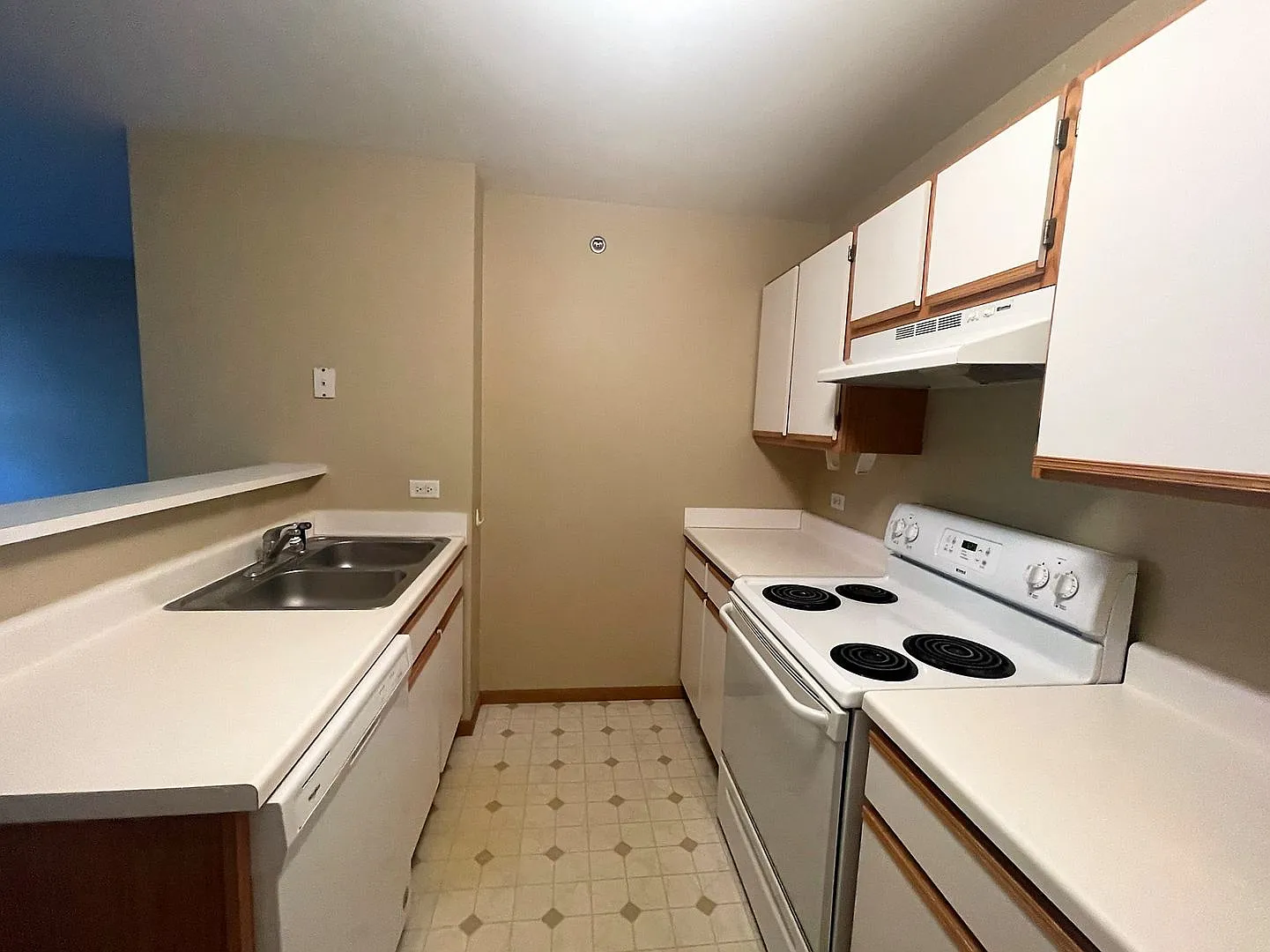 1BR/1BA 1st Floor Unit in Richmond — Photo 2