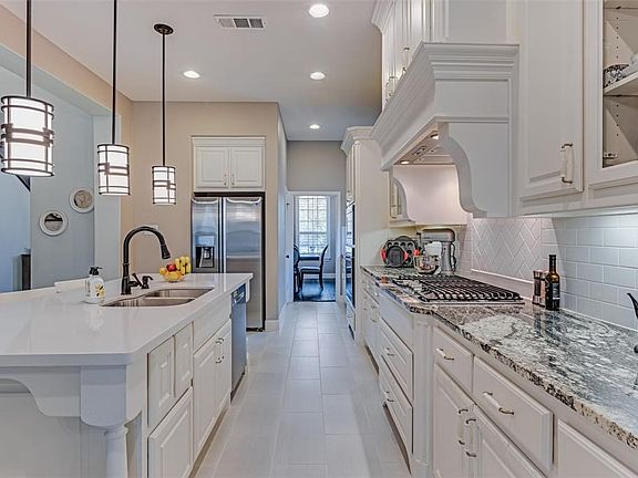 5th image of 13842 Pomegranate Dr