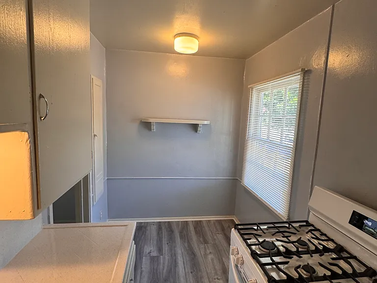 200 S Doheny Dr #103 — Photo 7