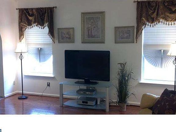 2nd image of 43 Amherst Dr