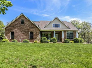 32 Megan Ln, Villa Ridge, MO 63089