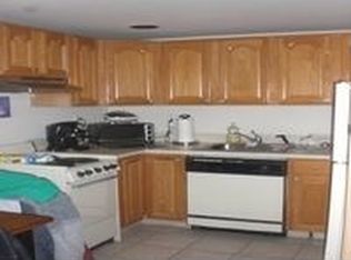 94 Headline Rd, Deer Park, NY 11729