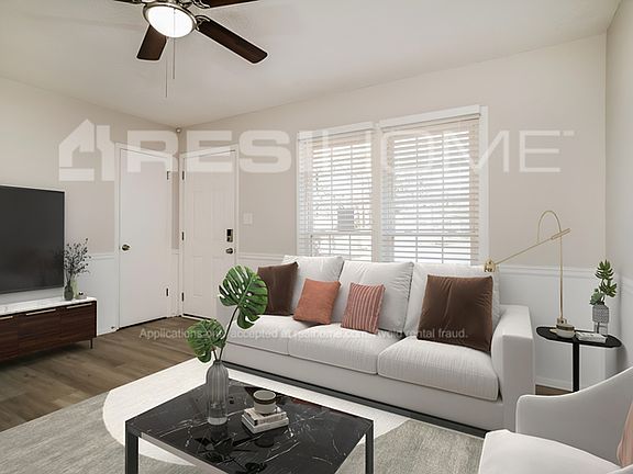 3rd image of 8082 Huntington Dr