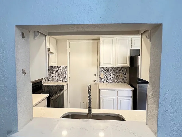 10913 Gable Dr — Photo 14