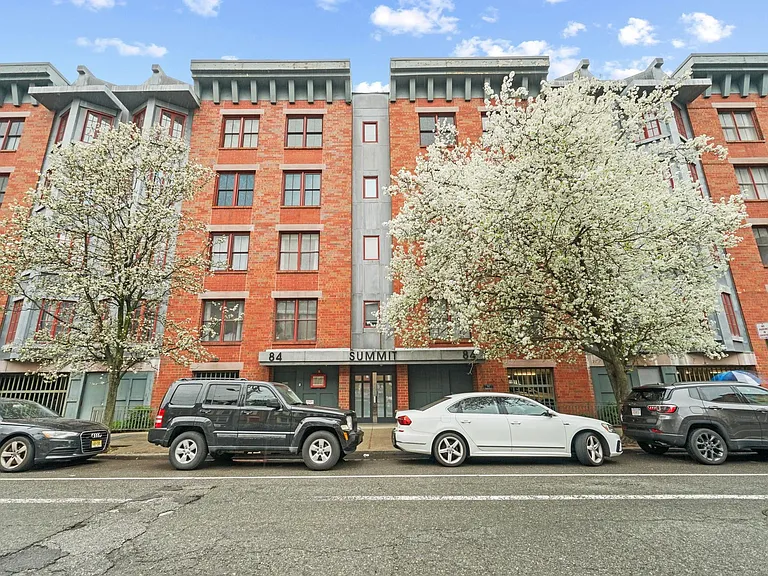84 Adams St #5C — Photo 30