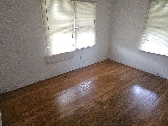 4th image of 1553 Hochwalt Ave