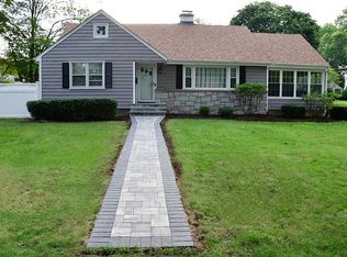 500 Tanager Pl, Stratford, CT 06614