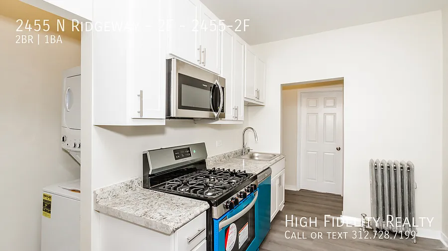 Building Photo - 2455 N Ridgeway Ave #2455-2F