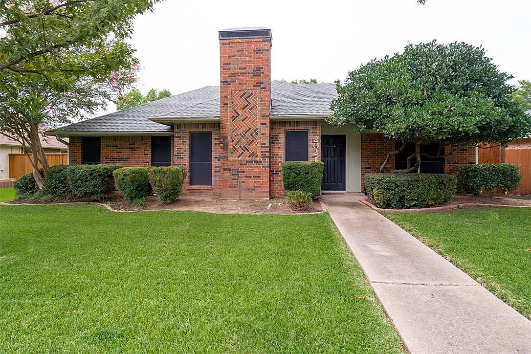 3 bed, 1450 sqft, $2,600 — Photo 1