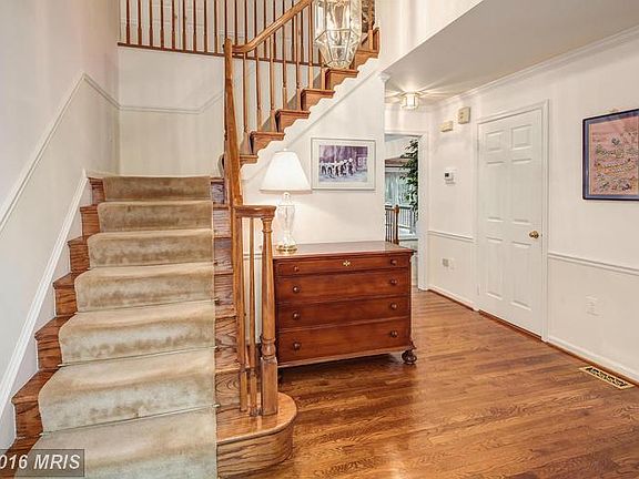 5th image of 10327 Hickory Forest Dr