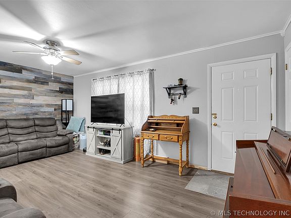 5th image of 705 W Norman St