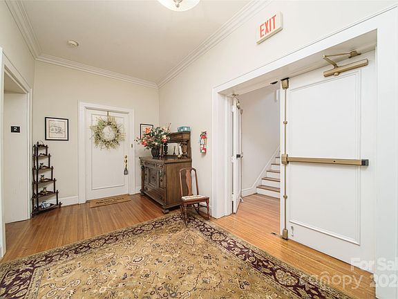 5th image of 321 W Horah St