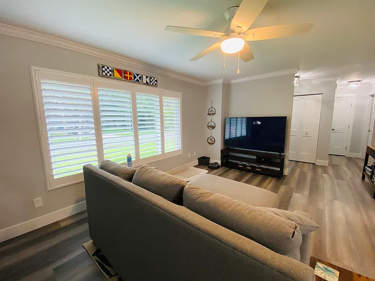 4439 Saxon Dr — Photo 7