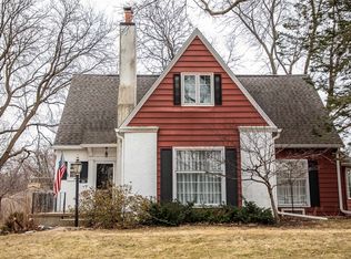 181 Woodstock Rd, Waterloo, IA 50701