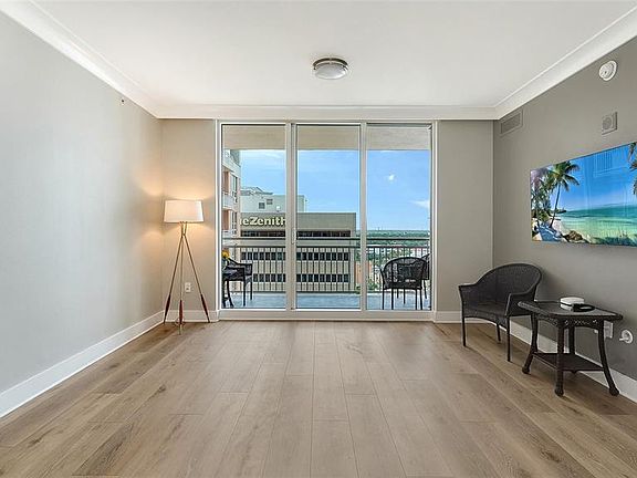 4th image of 1350 Main St Unit 1407