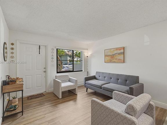 3rd image of 9853 Riverside Dr #8-24