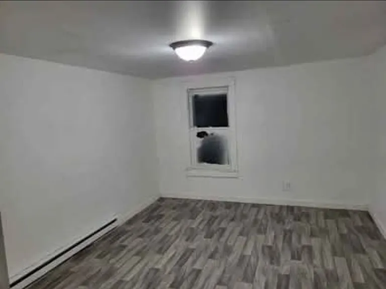 818 E Chestnut St #B — Photo 2