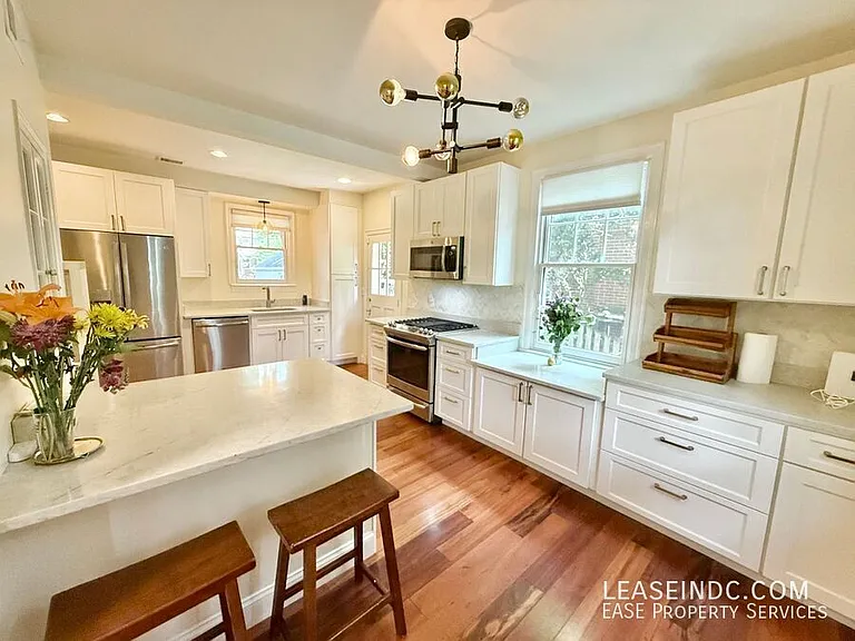 4825 Butterworth Pl NW — Photo 13
