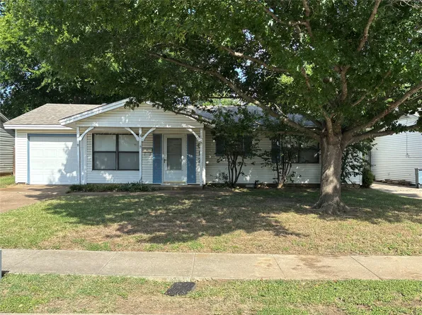 1012 Harris Dr, Euless, TX 76039