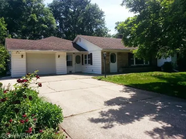 1008 Bluebell Dr, Holland, MI 49423